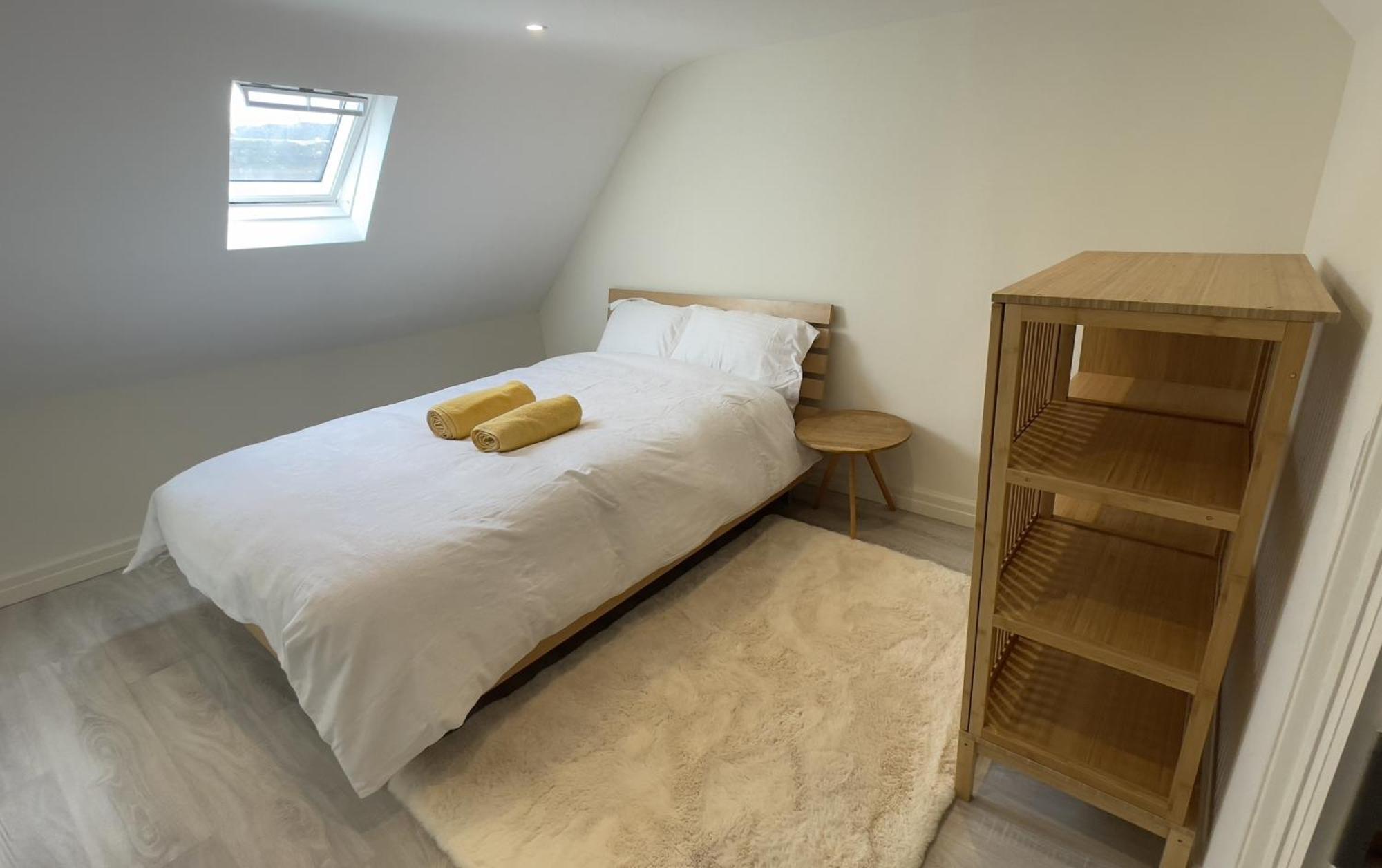 Spire Entire Attic Apartment No Kitchen Дублин Экстерьер фото